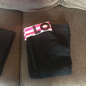 Brand new yoga capris!!!! Size medium!!!